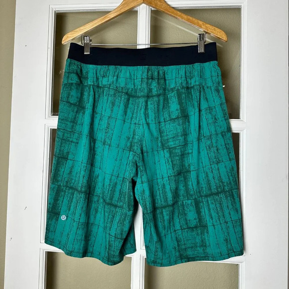 Rare color LULULEMON Large Drawstring Athletic Workout Unlined Swim Shorts - Picture 5 of 9